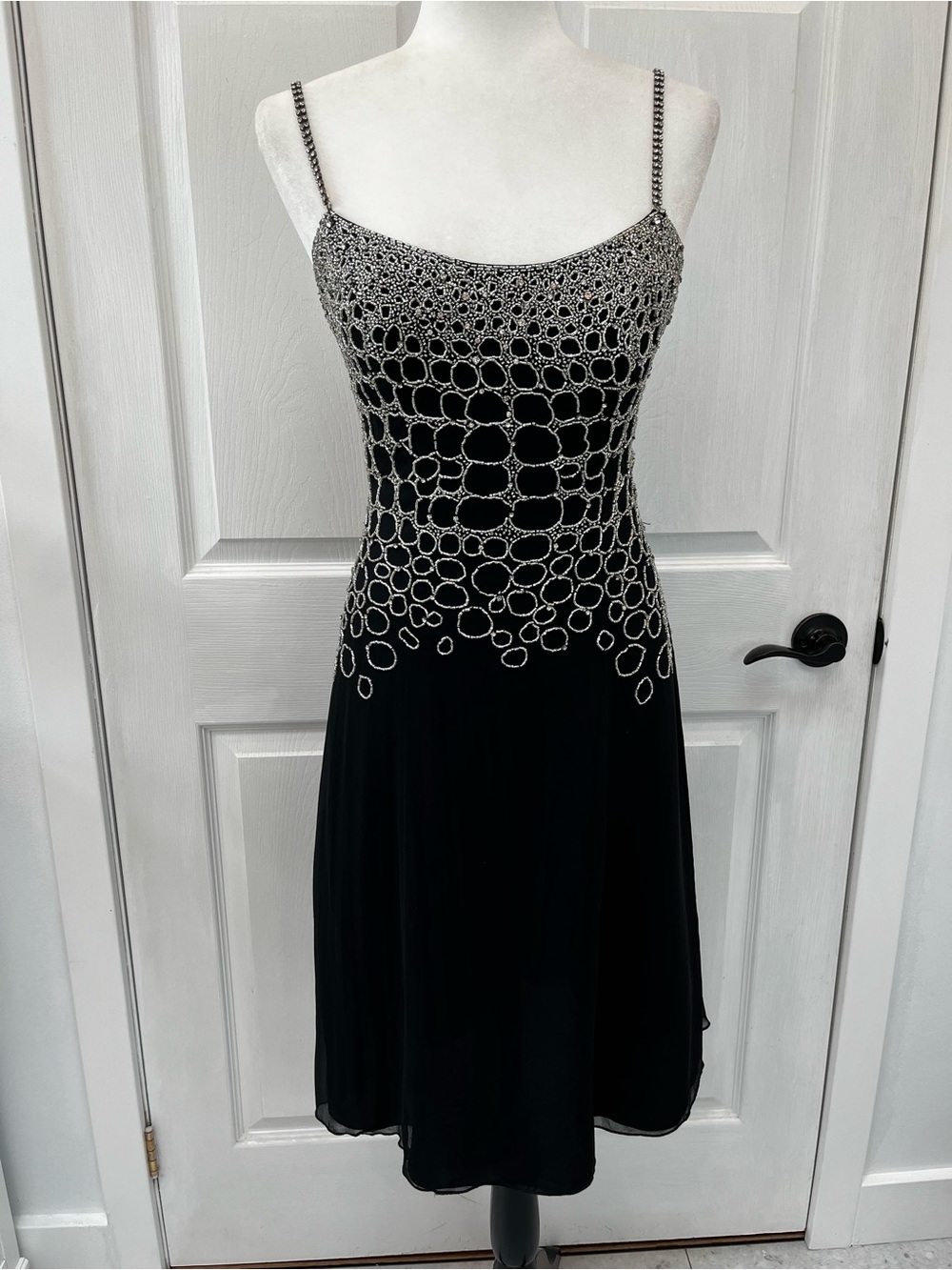 VTG Le Gala Mon Cheri 100% Silk Beaded Cocktail Dress 6 Black Silver Y2K Party